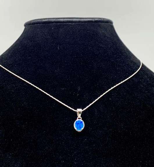 Eye Catching Oval Opal SS Necklace
