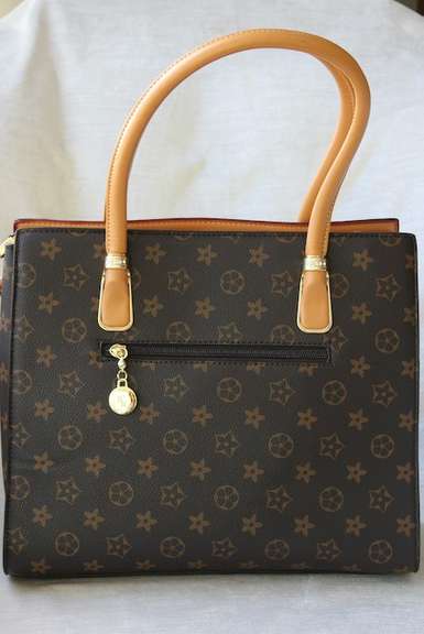 100% Fine leather Designer Bag, A Great Mothers Days Gift