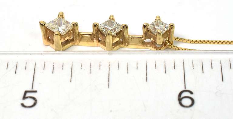 Elegant Graduating Diamond Necklace in 14KT Yellow Gold