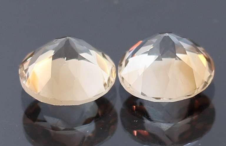 High fire! Full body flashing 4.62ct VS Topaz set