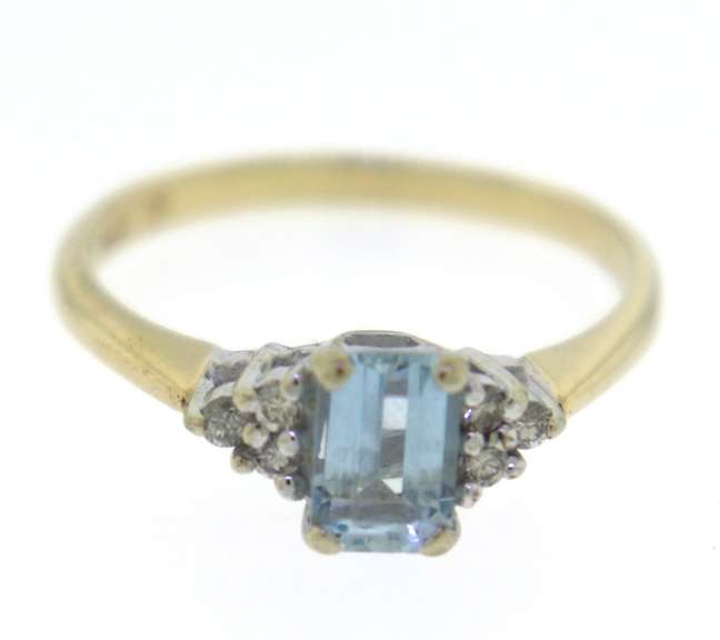 Beautiful Emerald Cut Aquamarine and Diamond Ring
