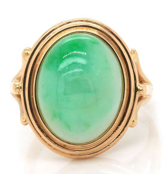 Classic Elegance Yellow Gold Cabochon Jade Oval Ring