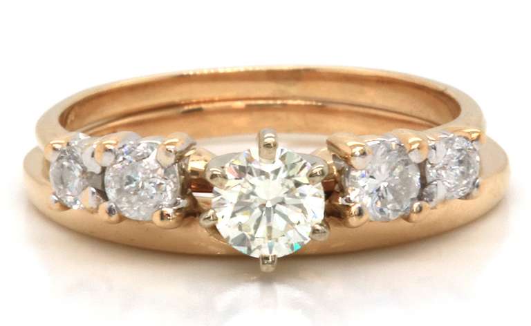 Elegant 14kt YG Round Diamond Engagement Ring with Diamond Band