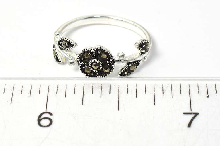 Cute Sterling Silver Flower Ring With Marcasite