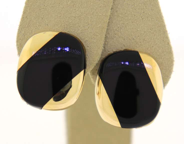 Beautiful Black Inlay Clip Earrings