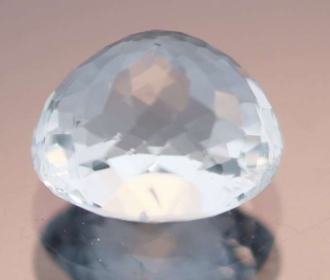 Dazzling 4.50ct oval cut diamond white Beryl