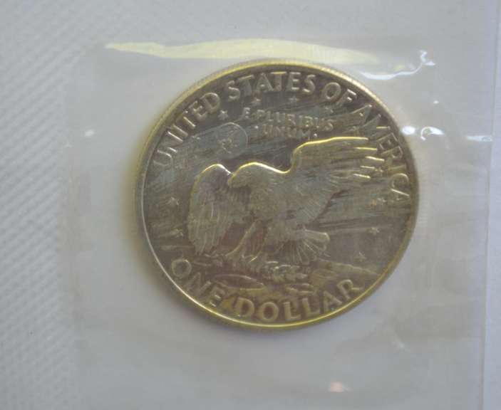 2 Each 1971-1973 S Blue Pack Unc Ike Silver Dollars