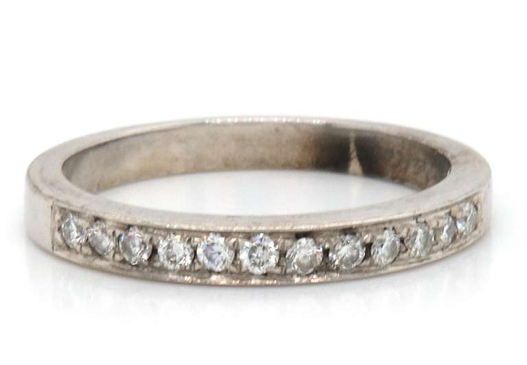 Classic 18kt WG Round Brilliant Cut Diamond Ring