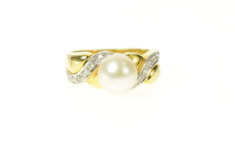 18K Yellow Gold Pearl Wavy Diamond Accent Statement Ring