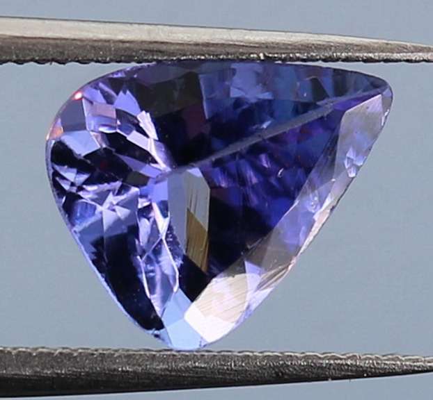 Vintage stock! 1.31ct unheated mine cut Tanzanite