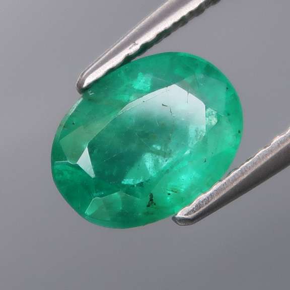 Outstanding color! 1.45ct top green Colombian Emerald