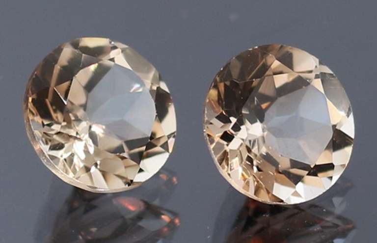 High fire! Full body flashing 4.62ct VS Topaz set