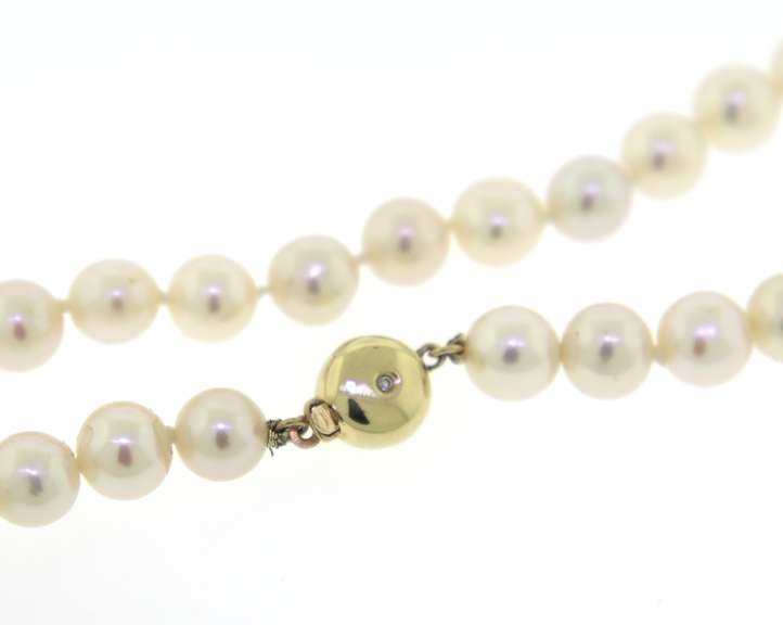 Fresh water Pearl Necklace w Diamond Clasp
