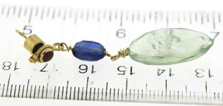 Attractive 18kt Green Quartz, Sapphire and Cabachon Ruby Earrings