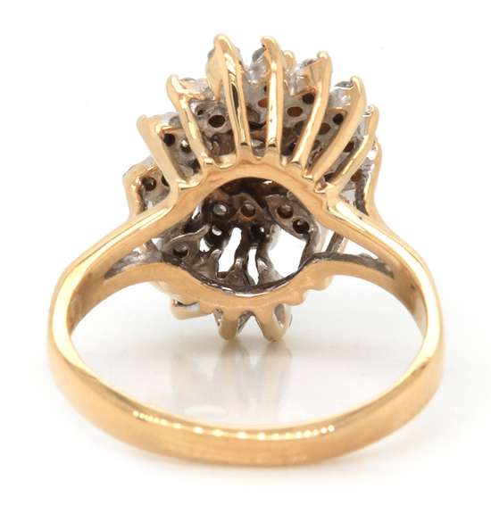 Glamorous 14ky YG Diamond Spiral Cluster Ring