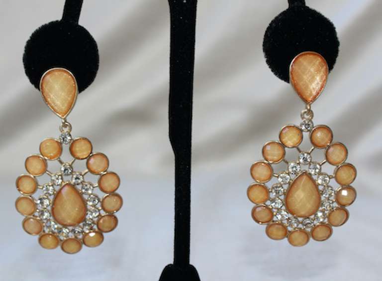 An Attractive Pair of Fashion Design Earrings