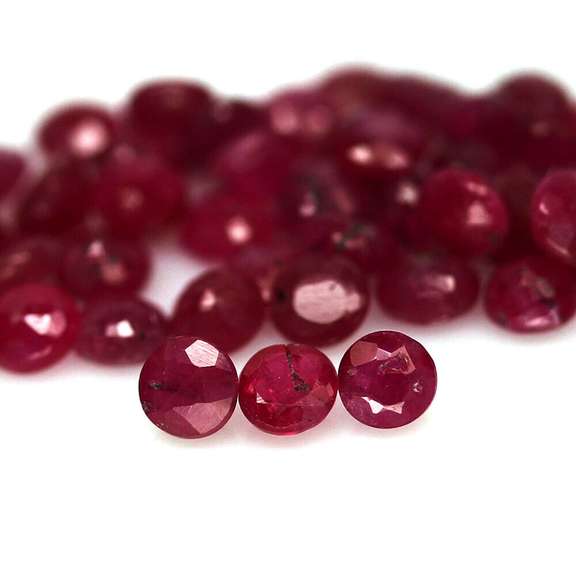 Heated only! 5.11ct blood red Ruby set from Madagascar