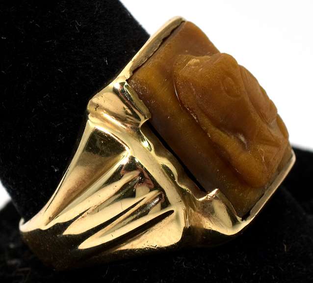 Intriguing Cat's Eye Centurion Carved Cameo Ring in Yellow Gold