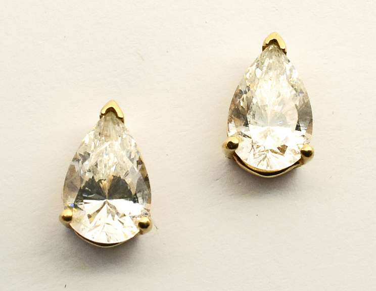 Flashy Pear Shaped CZ Studs
