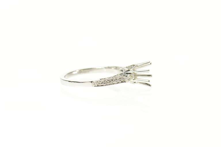 18K White Gold 0.26 Ctw 5.5mm Diamond Engagement Setting Ring