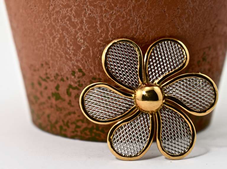 Delightful 18K and Platinum Flower Brooch