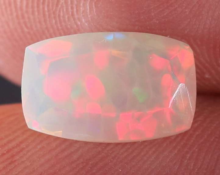 Captivating 1.97ct rare honey comb white Opal