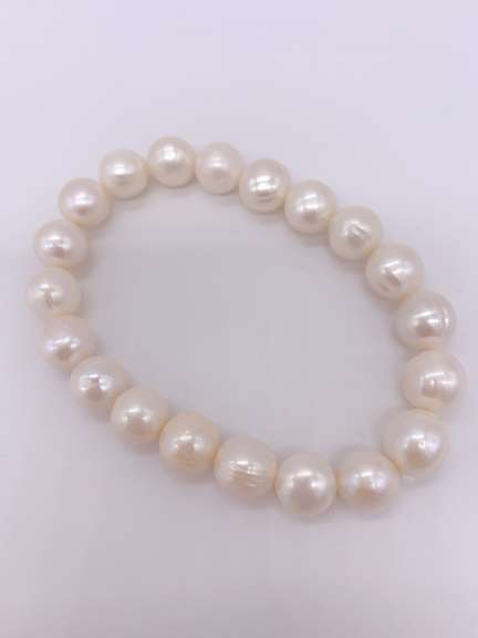 Large White Luster Pearl Bracelet