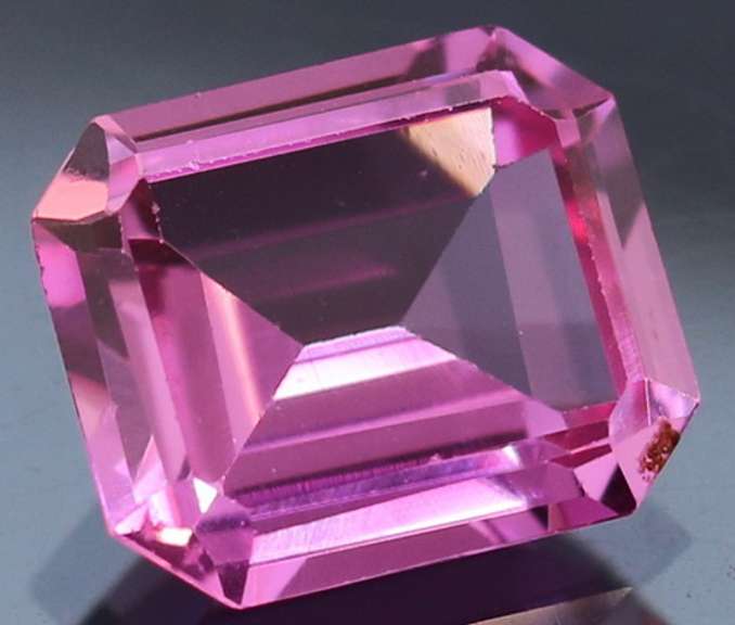 Top color 6.33ct Created Sapphire