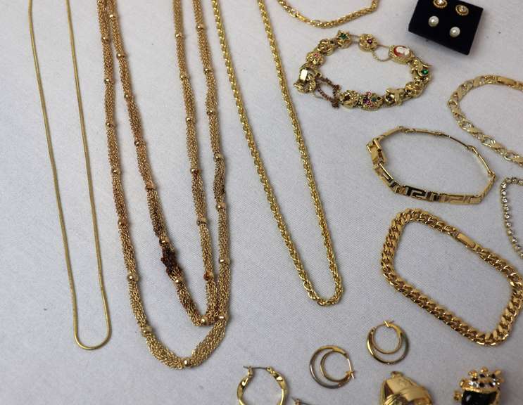 Trendy Group Lot of Mixed Costume Jewelry