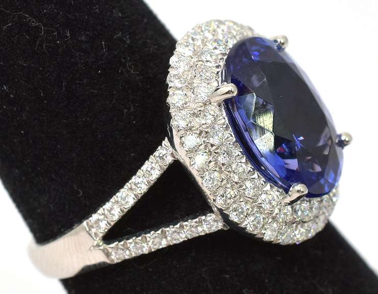 Stunning Tanzanite & Diamond Ring in Platinum