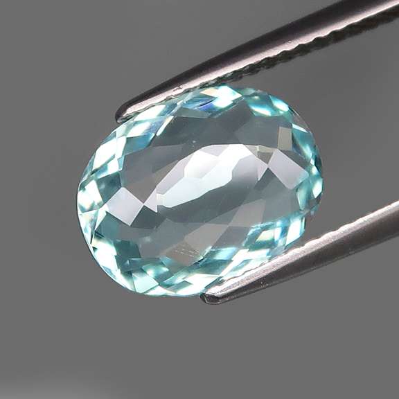 So beautiful! Look at this 2.36ct platinum blue Aquamarine