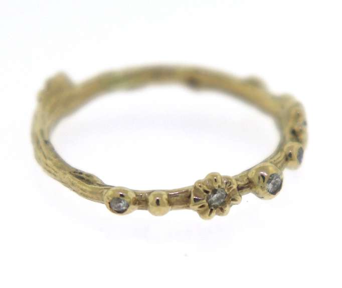 Beautiful Yellow Gold Diamond Flower Band