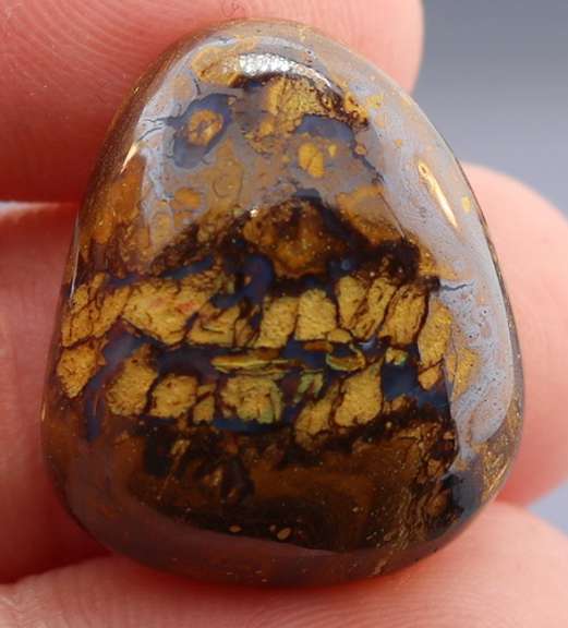 Highly figurative 24.32ct Koroit boulder Opal