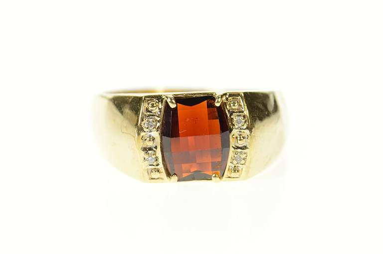 10K Yellow Gold Men's Faceted Garnet Diamond Accent Ring