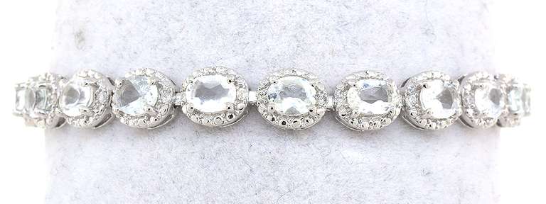 Terrific Aquamarine & Diamond Bracelet in Sterling Silver