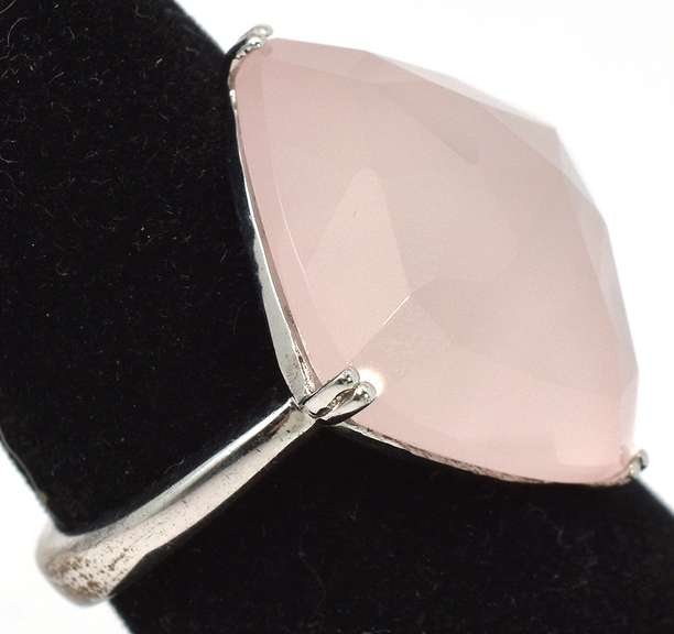 Charming Pink Quartz Ring in Sterling Silver