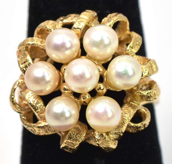 Floral Pearl Ring in 14KT Yellow gold