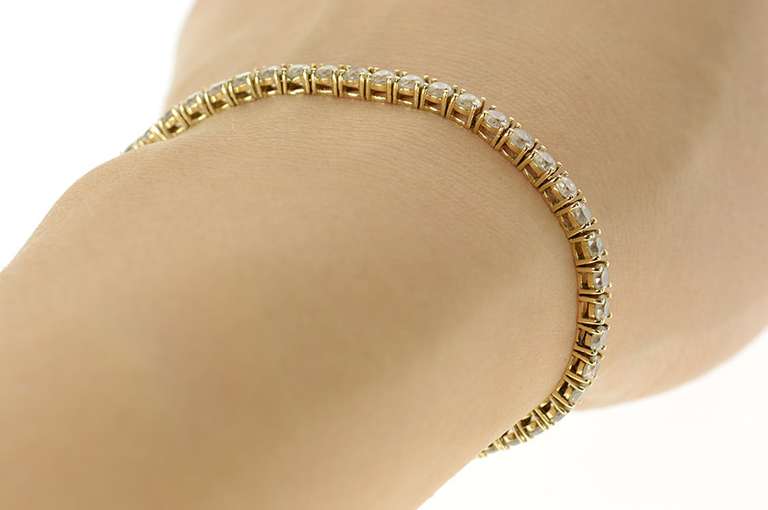 14K Yellow Gold Classic Cubic Zirconia Encrusted Tennis Bracelet