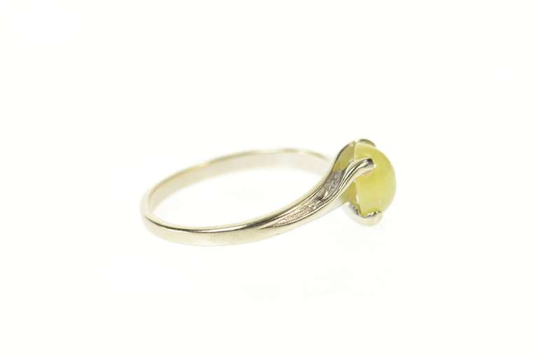 10K White Gold Retro Ornate Syn. Green Star Sapphire Ring