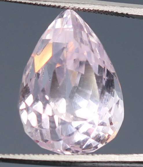Glitteirng 11.75ct platinum pink Kunzite