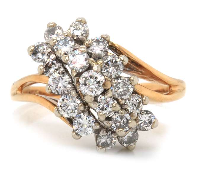 Beautiful 14kt YG Diamond Cluster Ring