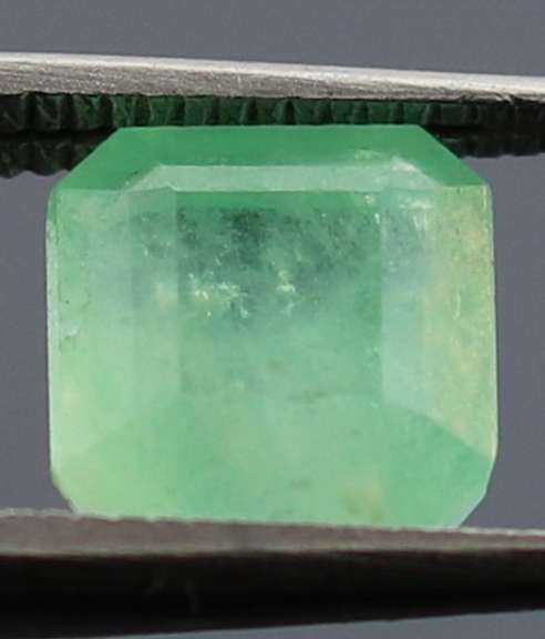 Stunning 1.62ct bright green Colombian emerald