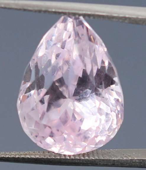 Glitteirng 11.75ct platinum pink Kunzite