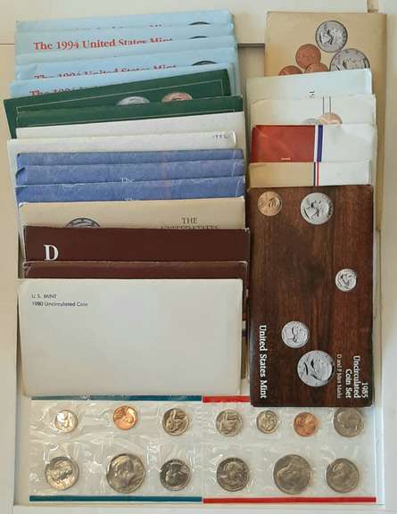 21 1984 - 1994 US Mint Sets