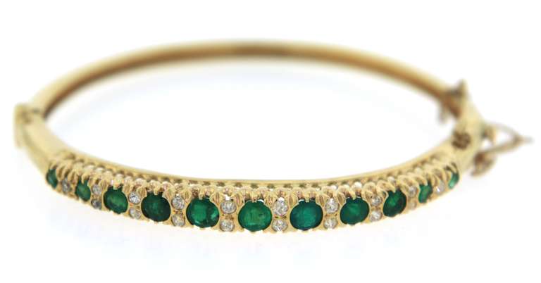 Remarkable Natural Eemerald and Diamond Bangle Bracelet