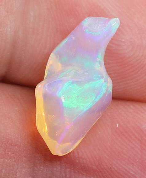 Uncut unheated 3.40ct Jelly Opal vein