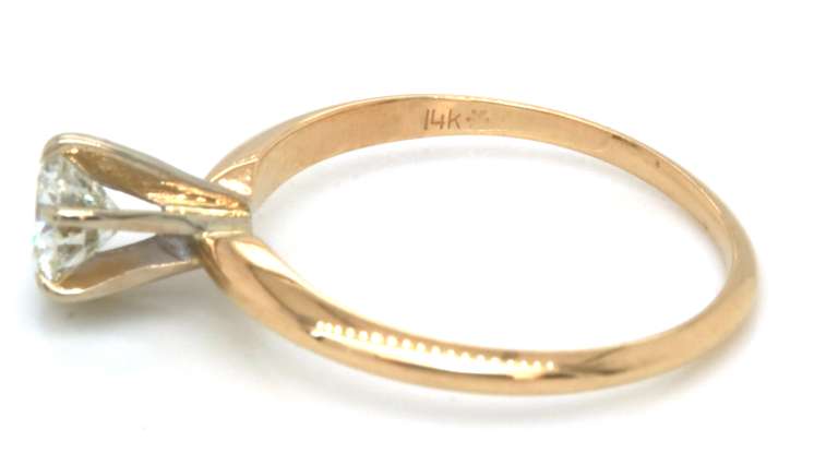 Glowing 14kt YG Diamond Solitaire Ring