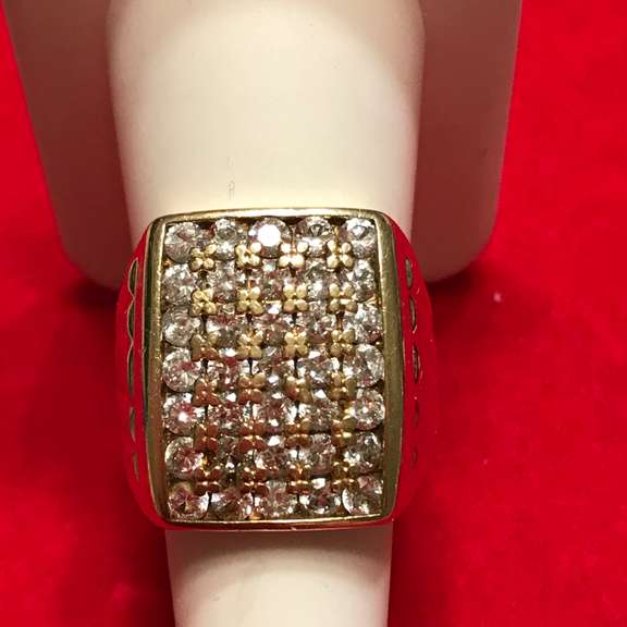 MENS GOLD AND DIAMOND RING