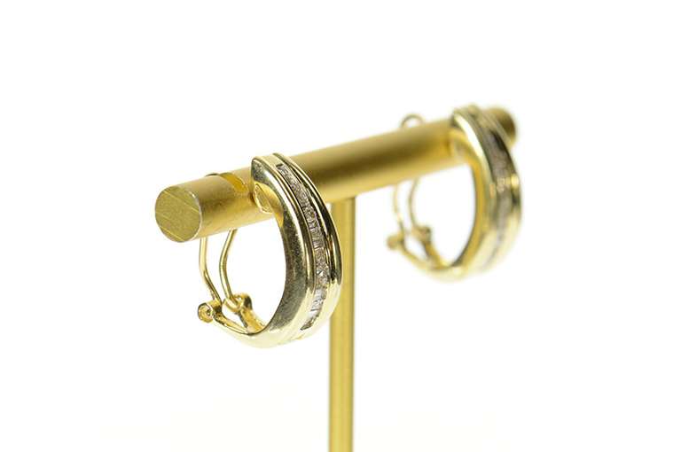 14K Yellow Gold 0.63 Ctw Classic Baguette Diamond Oval Hoop Earrings