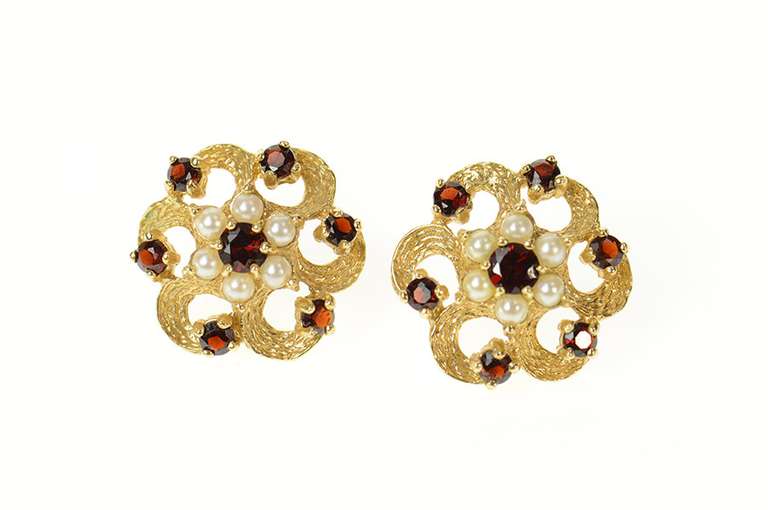 10K Yellow Gold 1960's Retro Garnet Pearl Swirl Stud Earrings